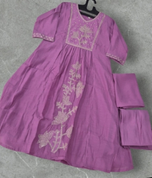 Lavender Mul Mul Chanderi Kurti Set – Floral Motif Embroidery