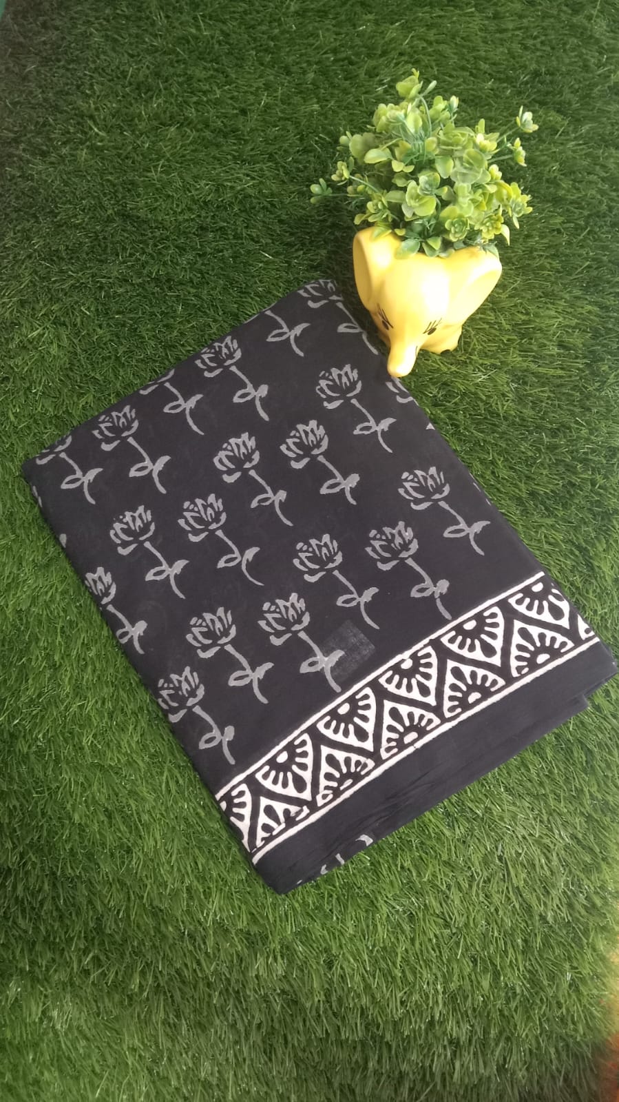 mul ctn black 2 rs.650